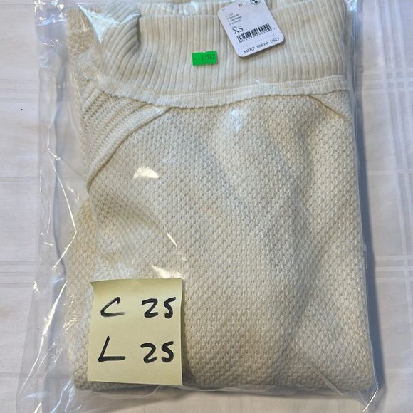 Free People Women's Ivory Knitted Mock Neck Pullover She's a Keeper Top Size XS - Picture 8 of 9